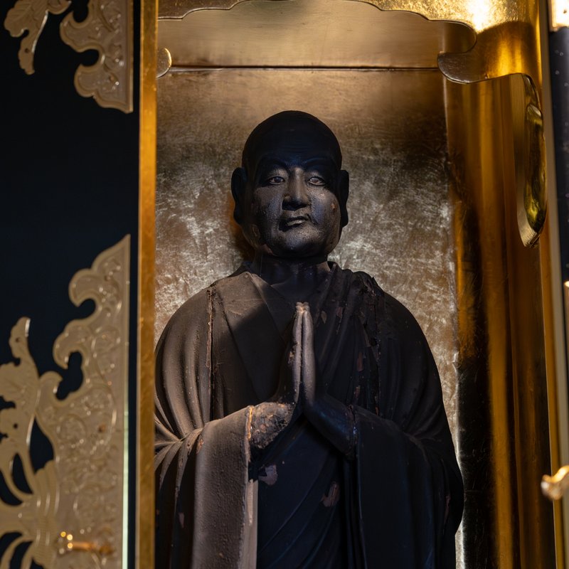 真教上人像